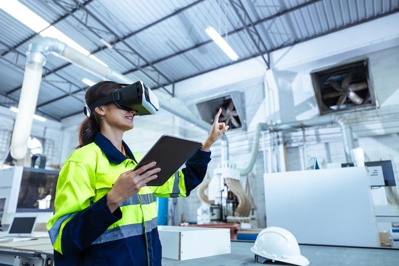 Digital Twins 2.0 — From Visualization to Operative Simulations